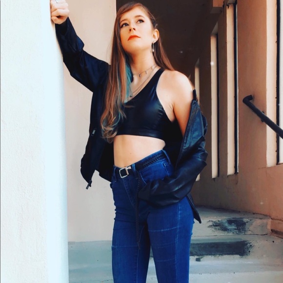 Meet your Posher, Kait - Picture 1 of 1